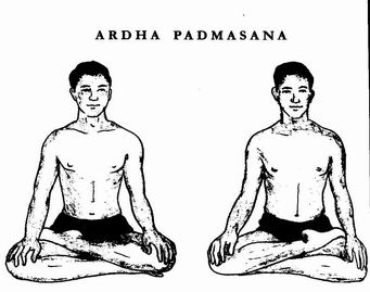 Падмасана Ardha_Padmasana